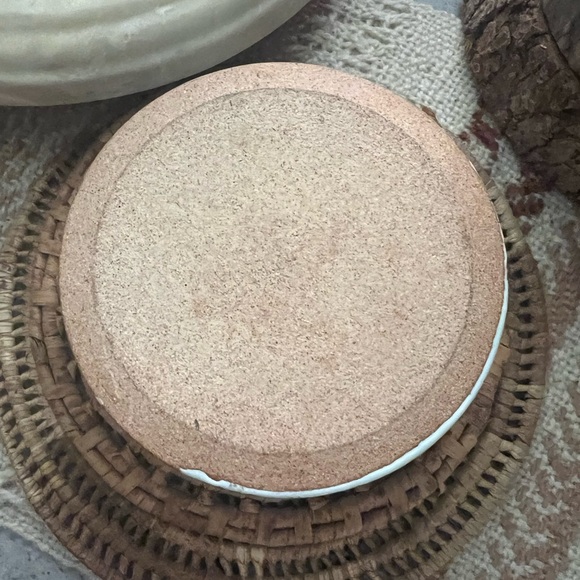 Studio Pottery Lidded Container - Picture 5 of 7